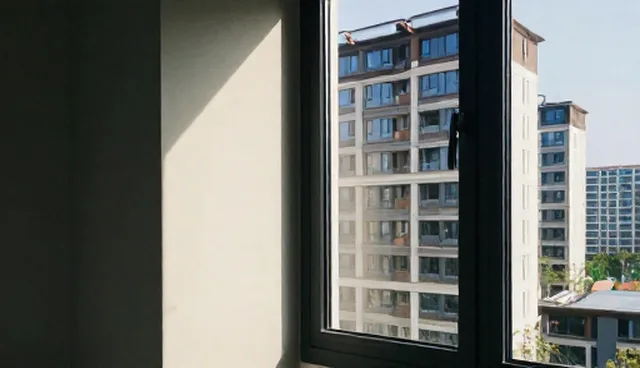 云服务器托管与自建机房的系统优化对比